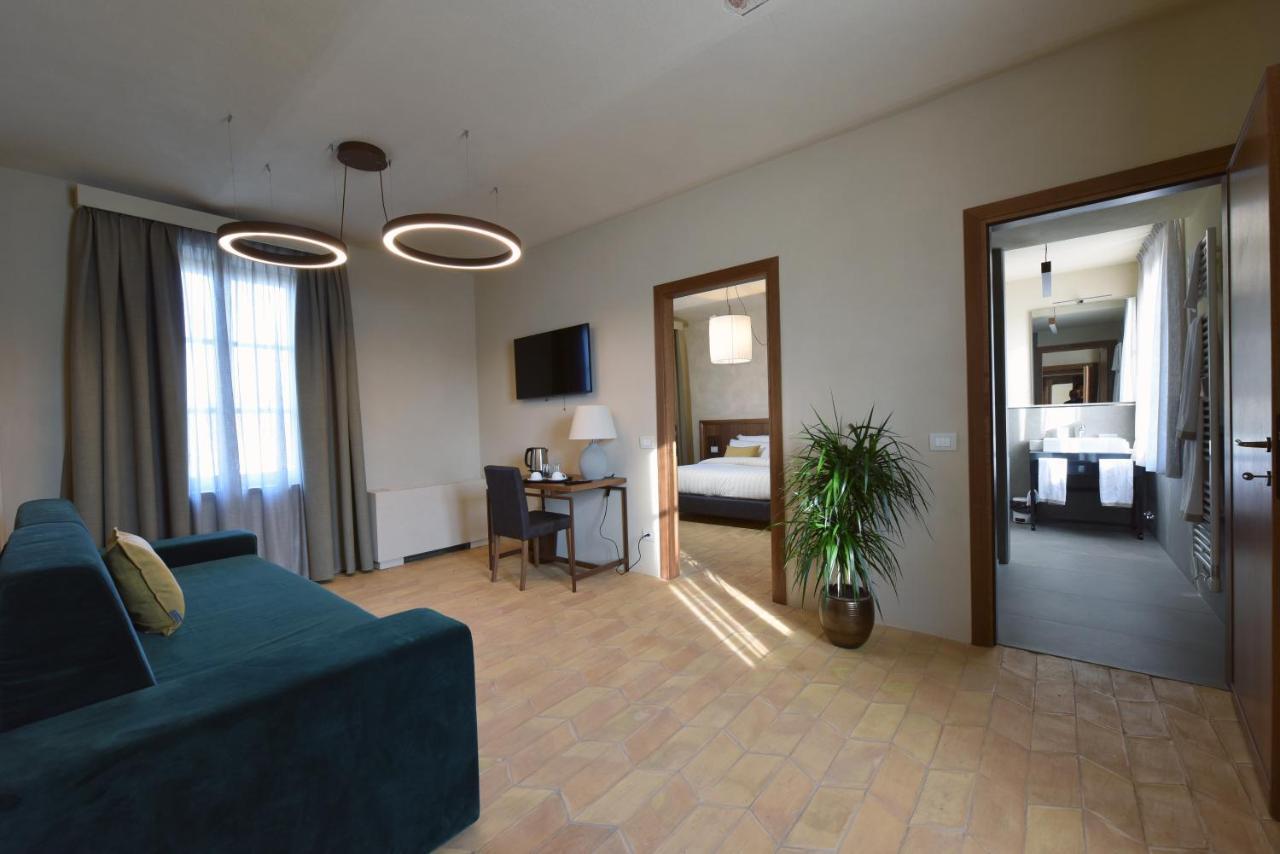 Cascina La Badia Bed and Breakfast Montegrosso d'Asti Eksteriør billede