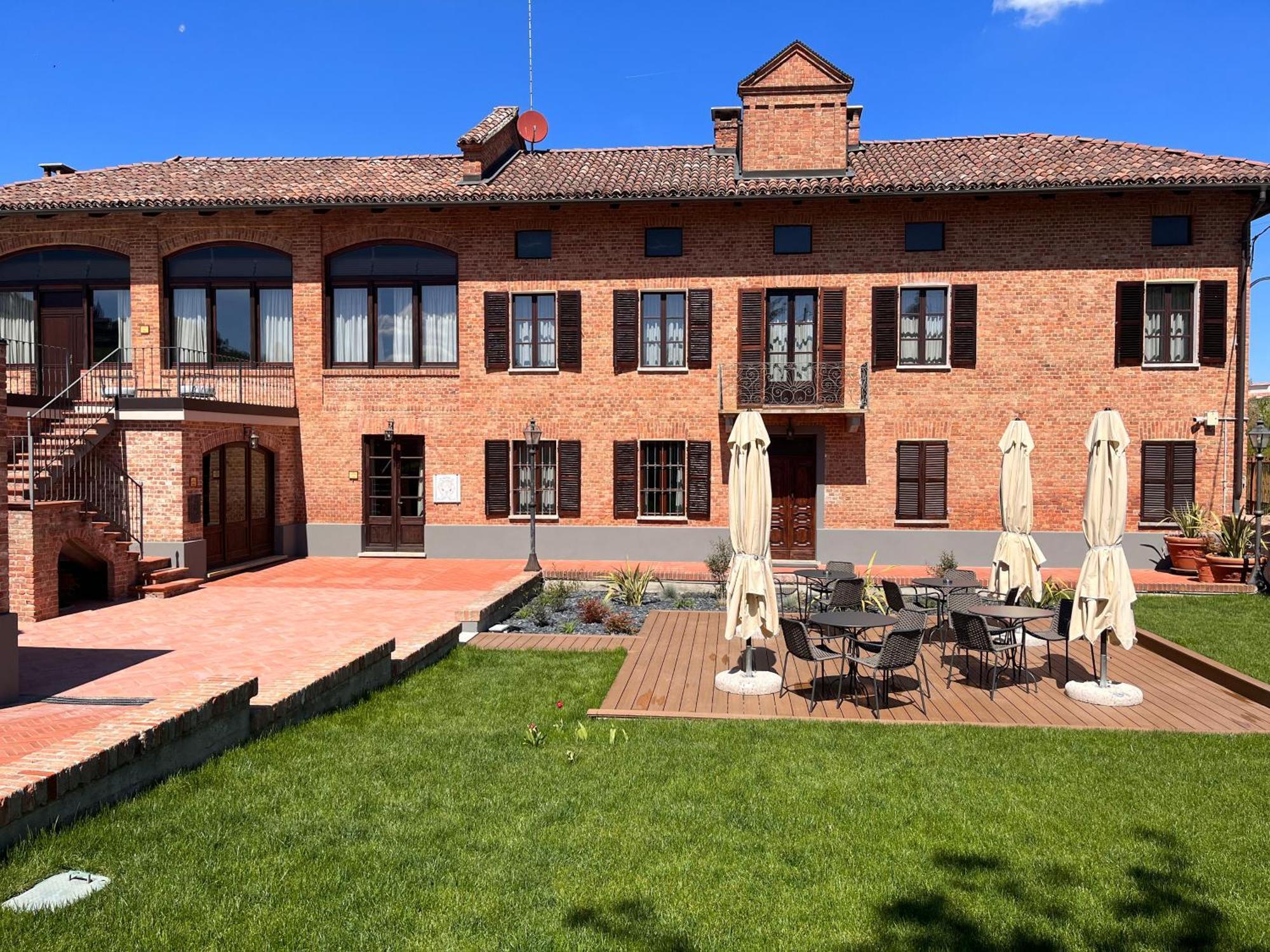 Cascina La Badia Bed and Breakfast Montegrosso d'Asti Eksteriør billede